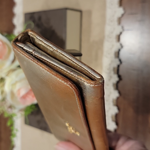 Authentic Prada Saffiano Metal wallet - Picture 5 of 13